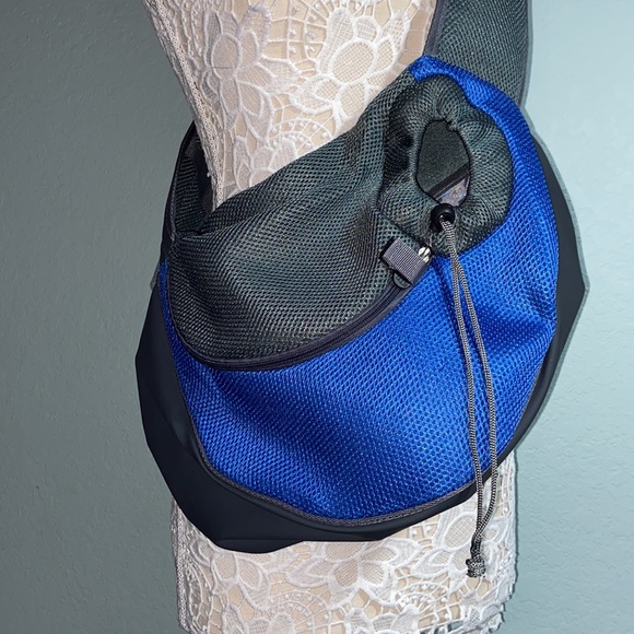 Nwot Pet Sling Carrier Small Dogs/Cats Adjustable Strap Mesh Hand Free - Picture 2 of 7
